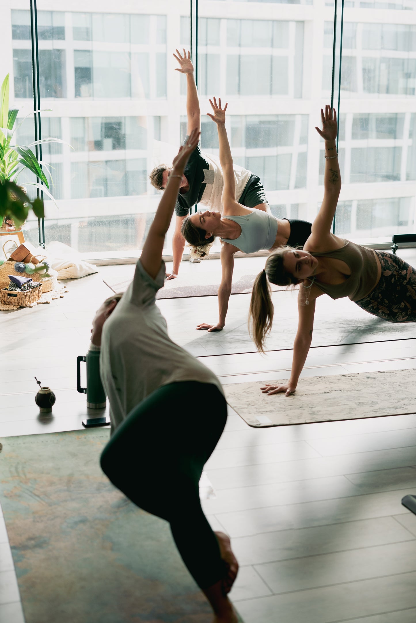 Vinyasa Yoga: Profundiza tu práctica (Pre-Grabadas)