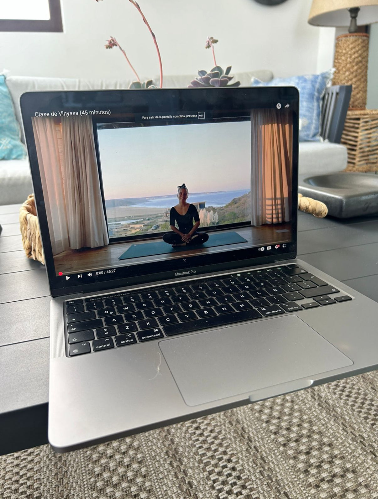 Vinyasa Flow Yoga Intuitivo (Pre-Grabadas)